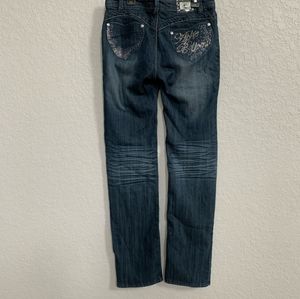 Apple Bottom Vintage Jeans Size 7/8 wait is 15 in; rise is 8 in; inseam is 31"